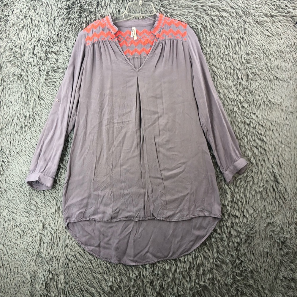 Live 4 Truth Dress Womens Small Gray Chevron Embroidered Vneck Shirt Hi Low